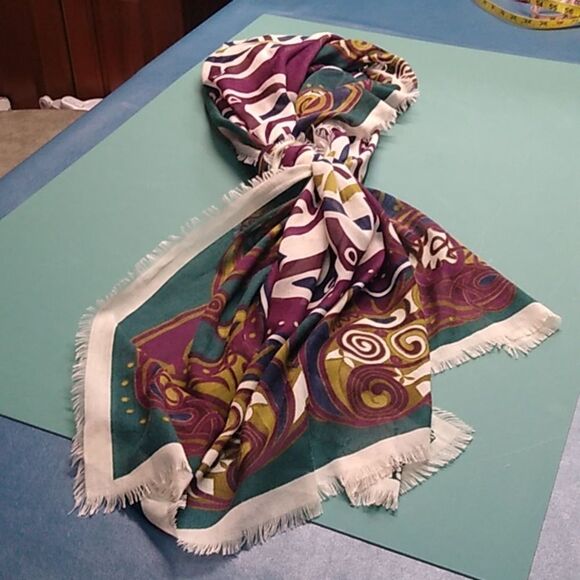 Book of Kells LG Polyester Scarf Produced under License Patrick Francis - Picture 8 of 9